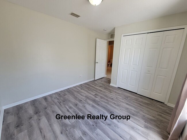Building Photo - Spacious 3 Bed / 2 Bath pool home with lawn and pool care included in beautiful Rosewood at River...