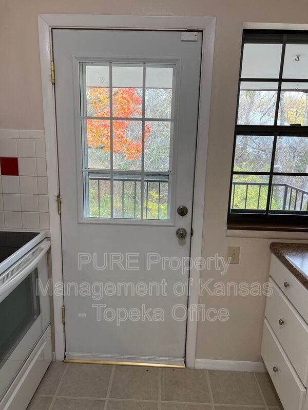 Building Photo - 3032 SW Lydia Ave