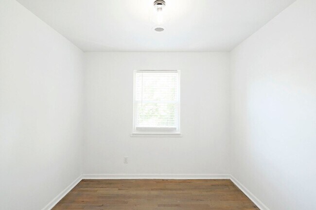 Building Photo - Pet-Friendly Duplex With Fenced Yard – Move-In Ready!