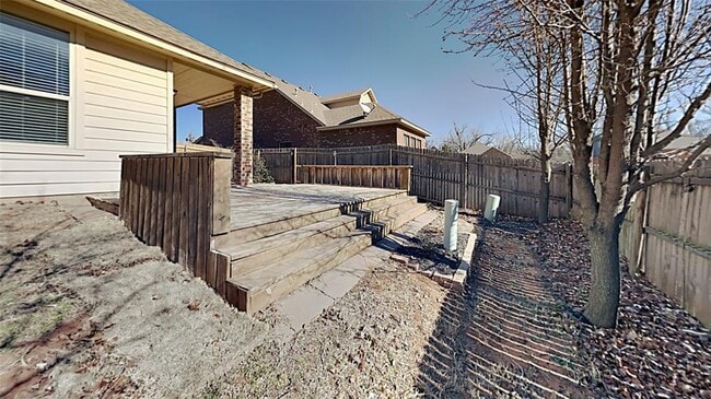 Building Photo - 11004 SW 38th Cir