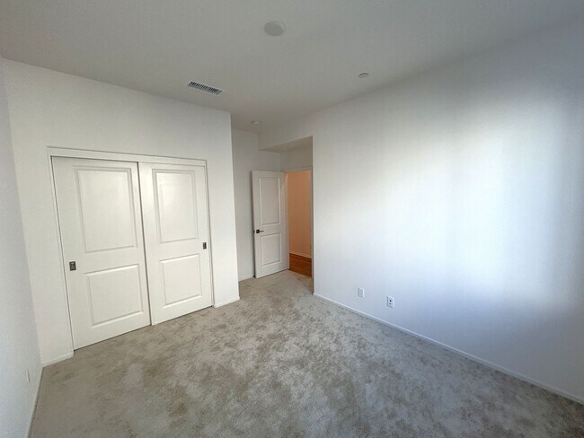 Building Photo - Milk Thistle Ln  Chino, 91708  (4 Bed, 4 Bath)