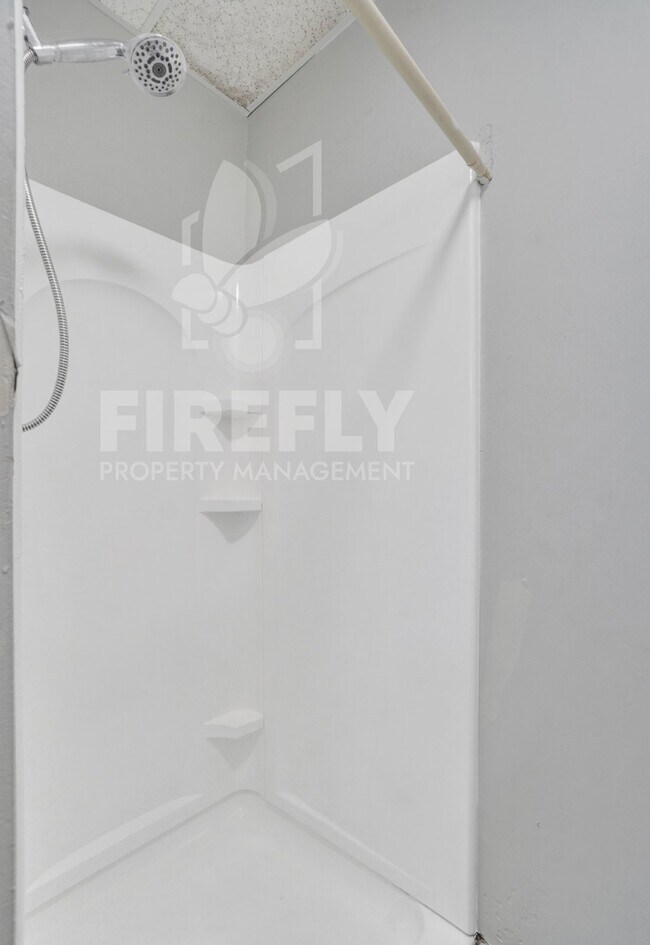 Building Photo - Welcome to your new home—a cozy and stylish spot in a friendly multi-family building right here i...