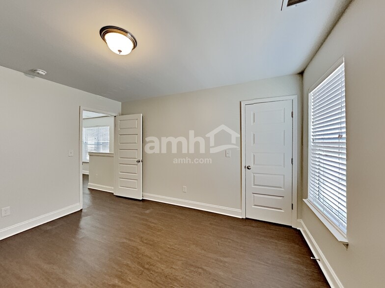 Building Photo - 5234 Tupelo St