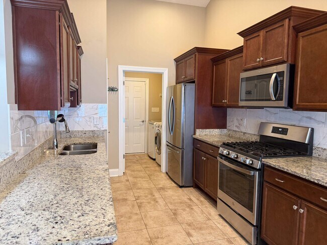 Building Photo - 301 Macarthur Dr