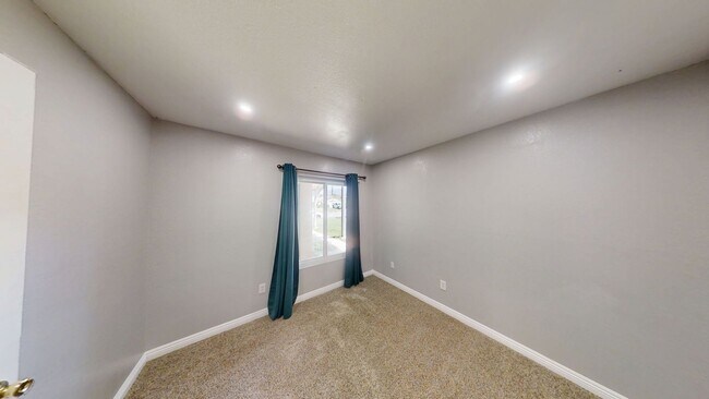 Building Photo - 35121 San Carlos St