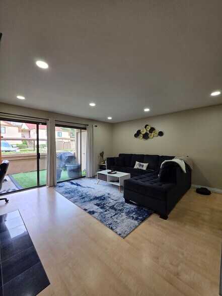 Building Photo - 9949 Scripps Westview Way