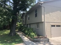 Building Photo - 4 Bedroom - 3 Bath Home with a 2 car garage in Farragut