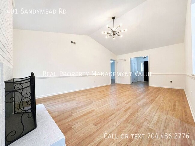 Building Photo - 401 Sandymead Rd