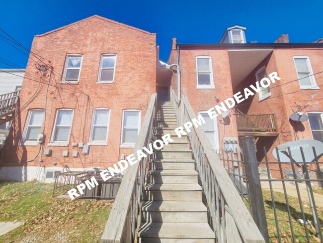 Building Photo - 1420 Menard St