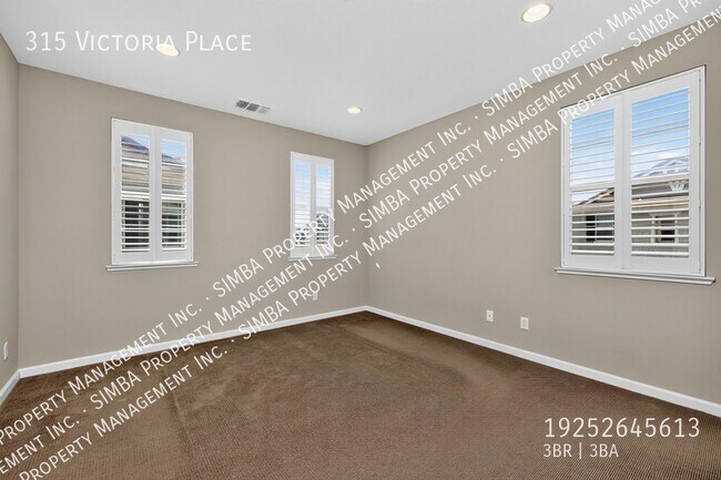 Building Photo - 315 Victoria Pl