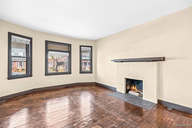 Building Photo - 739 Delaware St