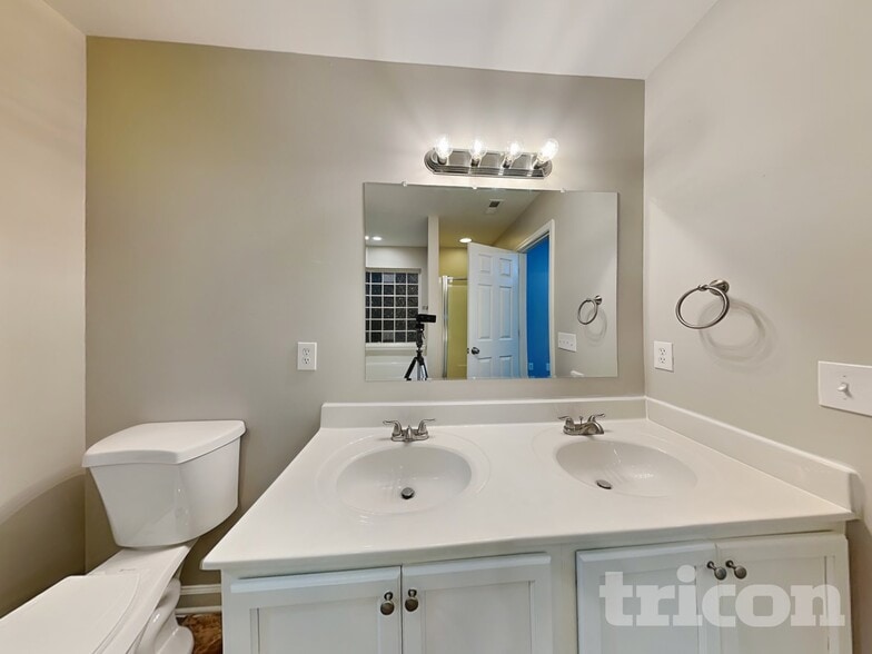 Building Photo - 7167 Marlin St