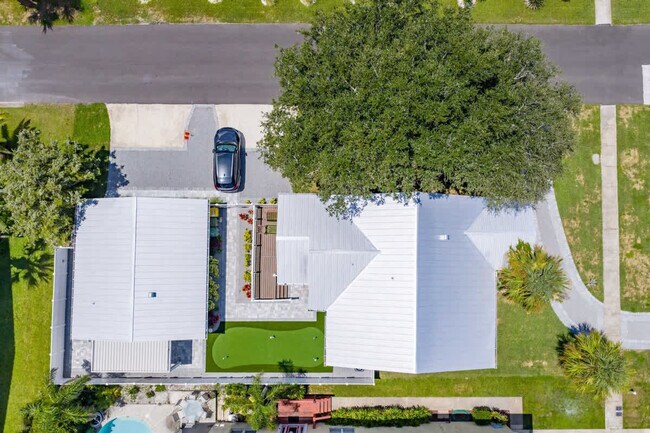 Building Photo - 434 9th Ave N