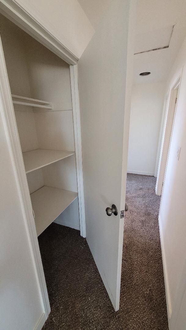 Building Photo - Moses Lake 3 bedroom 1 bath with den and g...