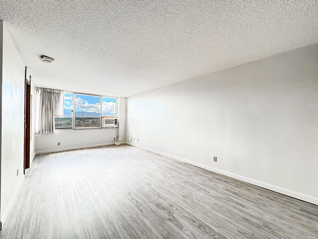 Primary Photo - Century Park Plaza Studio with A/C