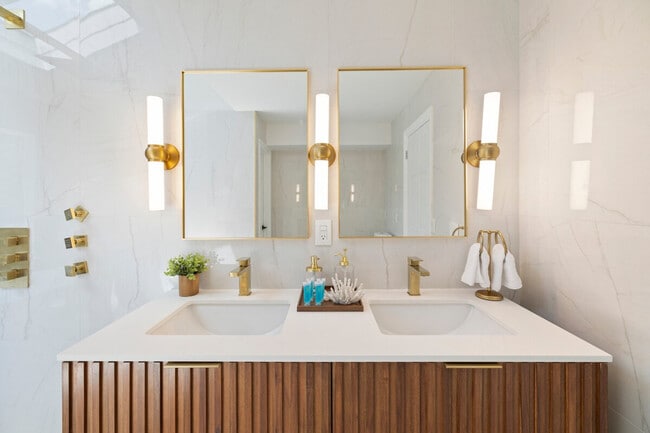 Building Photo - 2A Cherry Ln