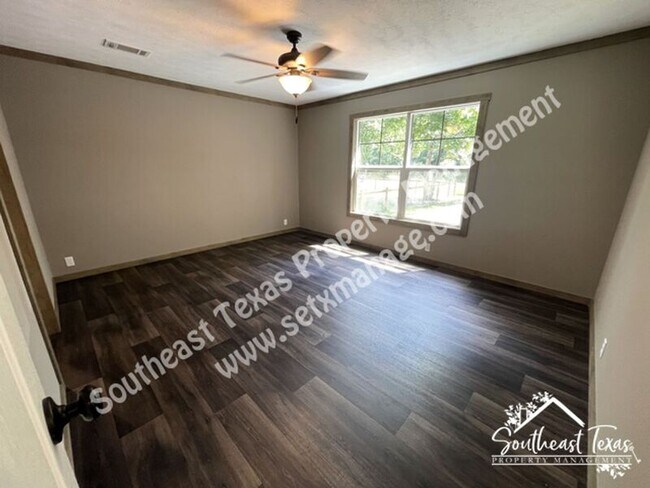 Building Photo - 4740 Ariola Ln