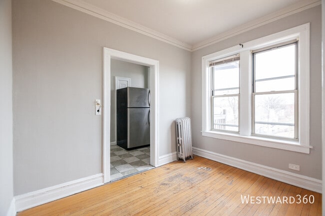 Building Photo - 3537 N Troy St