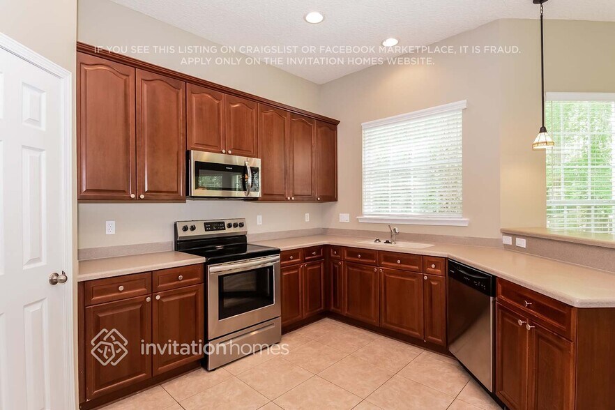 Building Photo - 2253 W Clovelly Ln