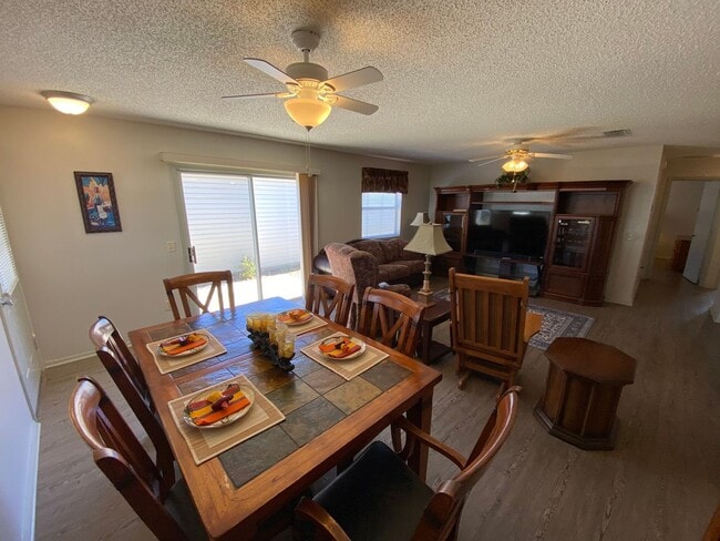 Building Photo - ANNUAL Lease – Turnkey 2+2 Patio Villa in the Desirable Village of Bonnybrook