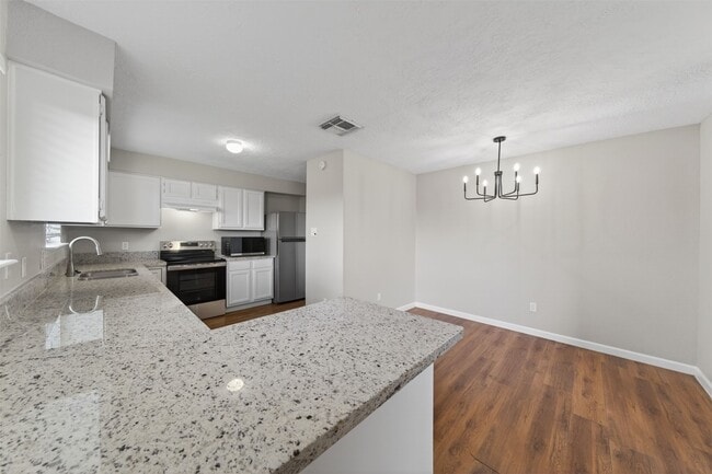 Building Photo - 9906 Rocky Hollow Rd