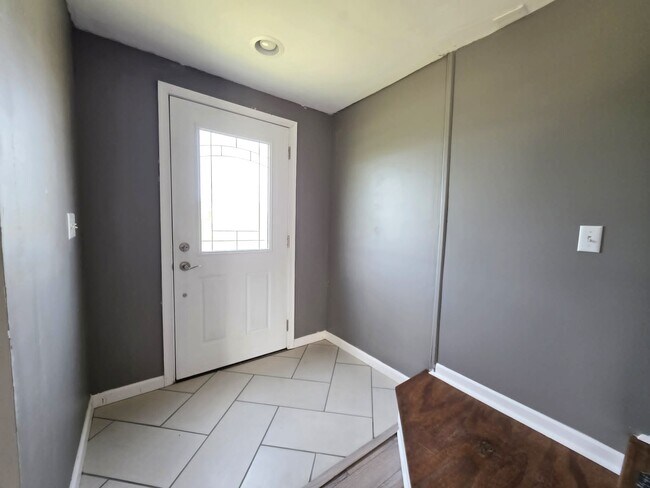 Building Photo - 25711 Delmar Rd