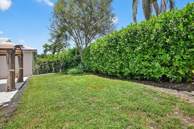 Building Photo - 6502 Brava Way
