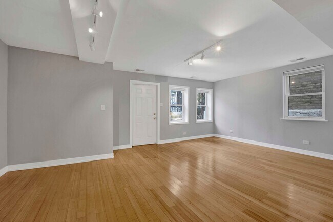 Building Photo - 1649 W 21st St