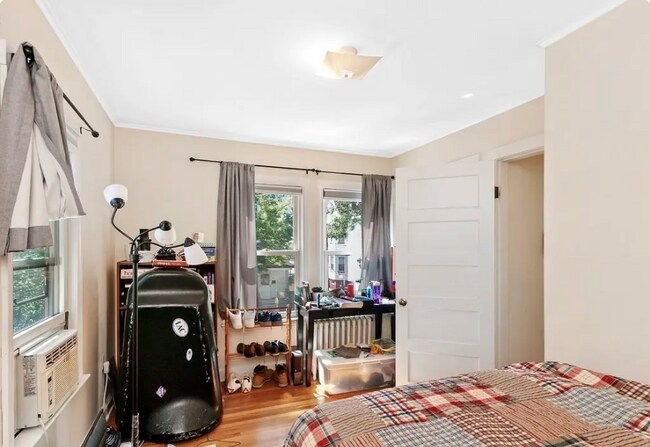 Building Photo - 33 Preston Rd