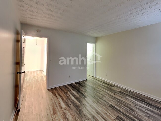 Building Photo - 159 Holly Mill Village Dr