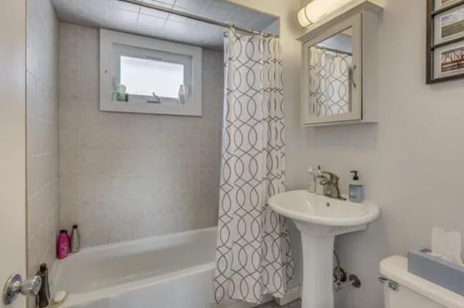 Building Photo - 22 Martin St