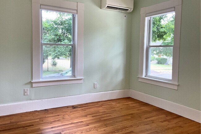 Building Photo - 7 Riverneck Rd