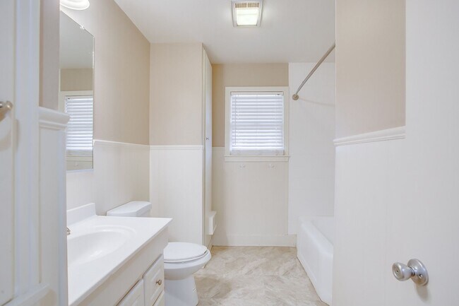 Building Photo - Pre Leasing for fall 2026! 2/1 in Tech Terrace