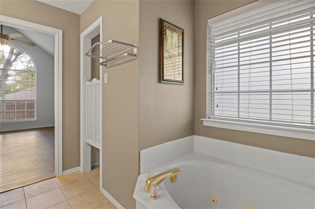 Building Photo - 3715 Dahlia Dr