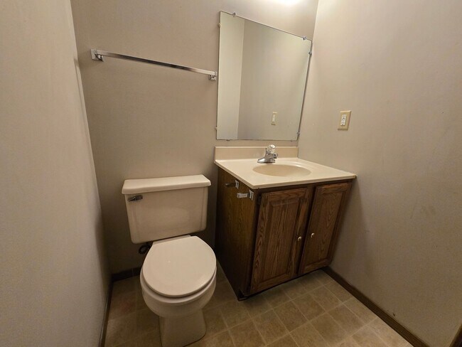 Building Photo - 1501 Northbrook Dr