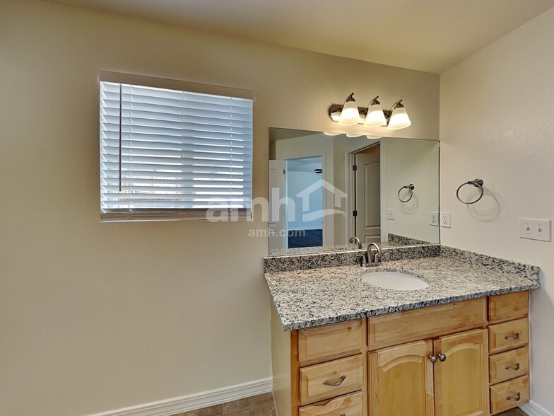 Building Photo - 6753 Mary Leizan Ln