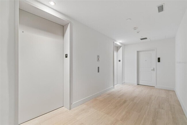 Building Photo - 3015 S Ysabella Ave