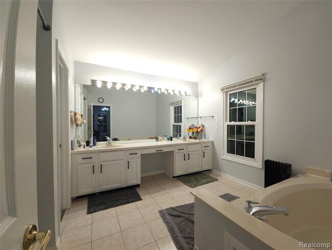 Building Photo - 45520 Morningside Dr