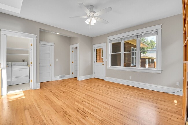 Building Photo - ONE block to OBSERVATORY PARK! great DU lo...