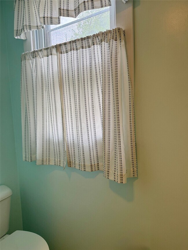 Building Photo - 1 Euclid Ave