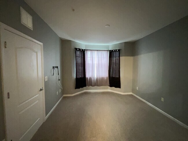 Building Photo - 5257 Cane Island Loop