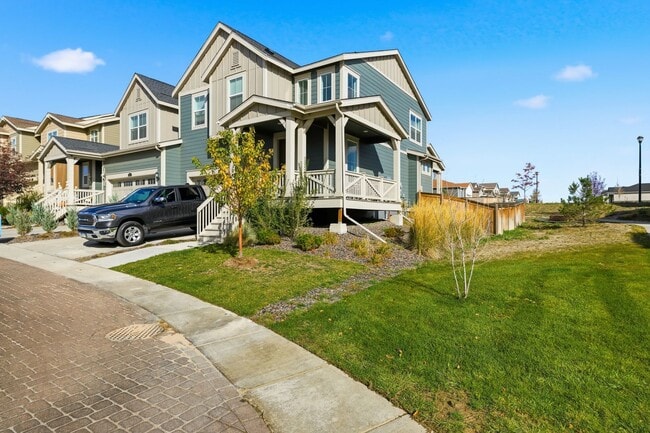 Building Photo - Modern 3-Bed 2.5-Bath Home on Corner Lot i...