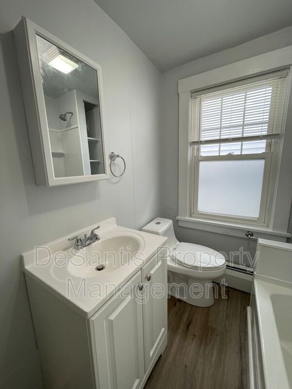 Building Photo - 2473 Wildwood Rd