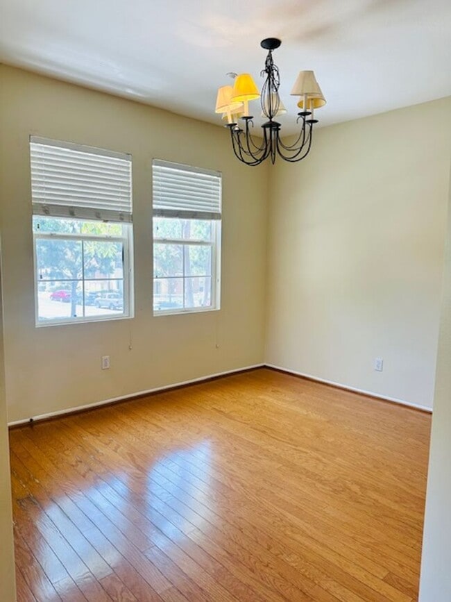 Building Photo - 820 Timberwood