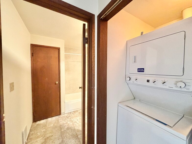 Building Photo - 4061 28th Ave SW