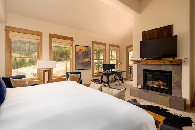 Building Photo - 66 Mountain Loop Rd