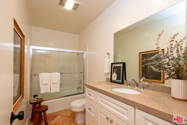 Building Photo - 17098 Palisades Cir