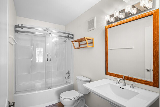 Building Photo - 629 Derry Ct