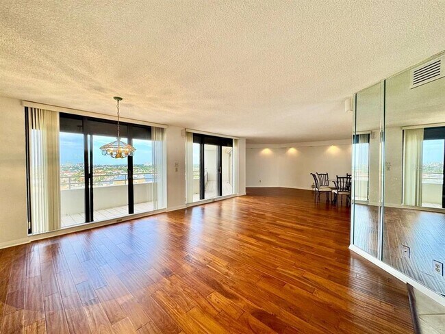 Building Photo - 5950 Pelican Bay Plaza S