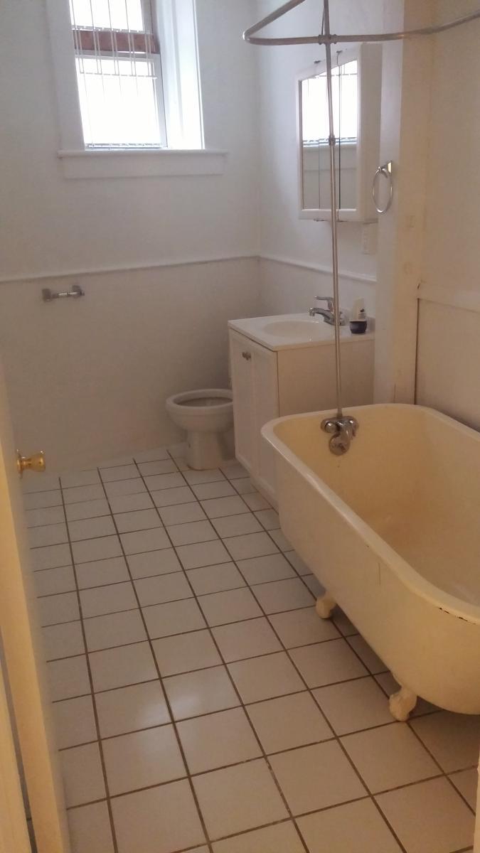 Building Photo - 218 N Craig St